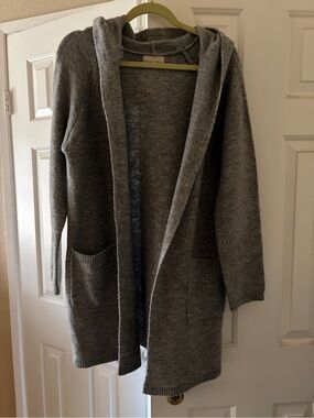 Lightweight Hooded Open-Front Cardigan in Gray